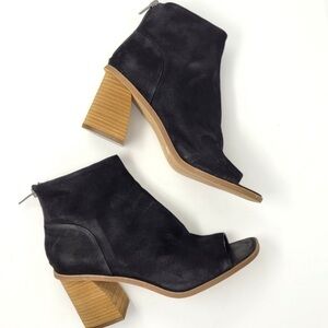 Vince Camuto Black Leather Open Toe Peekaboo Ankle Booties Size 8